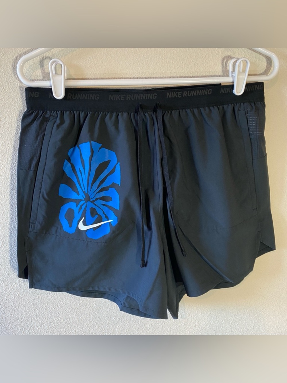 Nike Stride Run Energy Dri-FIT 5" Brief-Lined Running Shorts Black - Size Medium